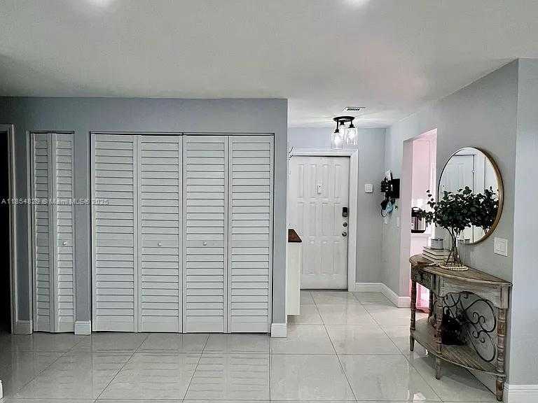 Small Image of 13535 SOUTH WEST 111TH TER, Miami Number 3