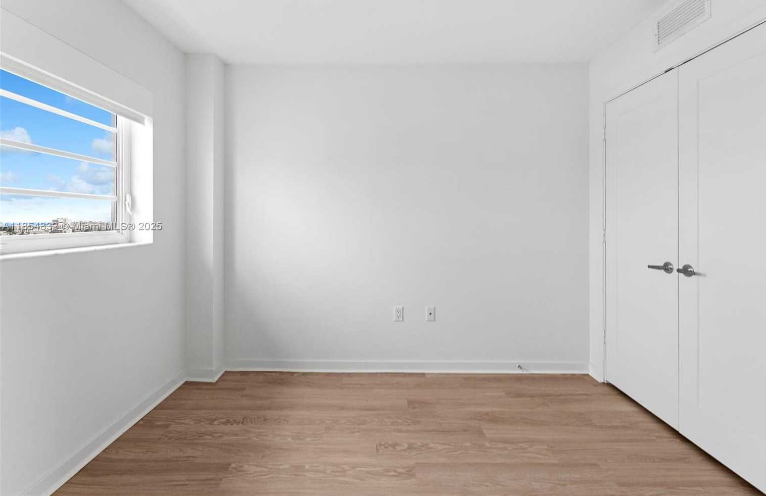 Small Image of 910 WEST AVE #0708, Miami Beach Number 10