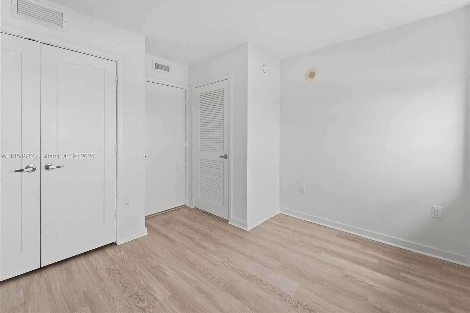 Small Image of 910 WEST AVE #0708, Miami Beach Number 13