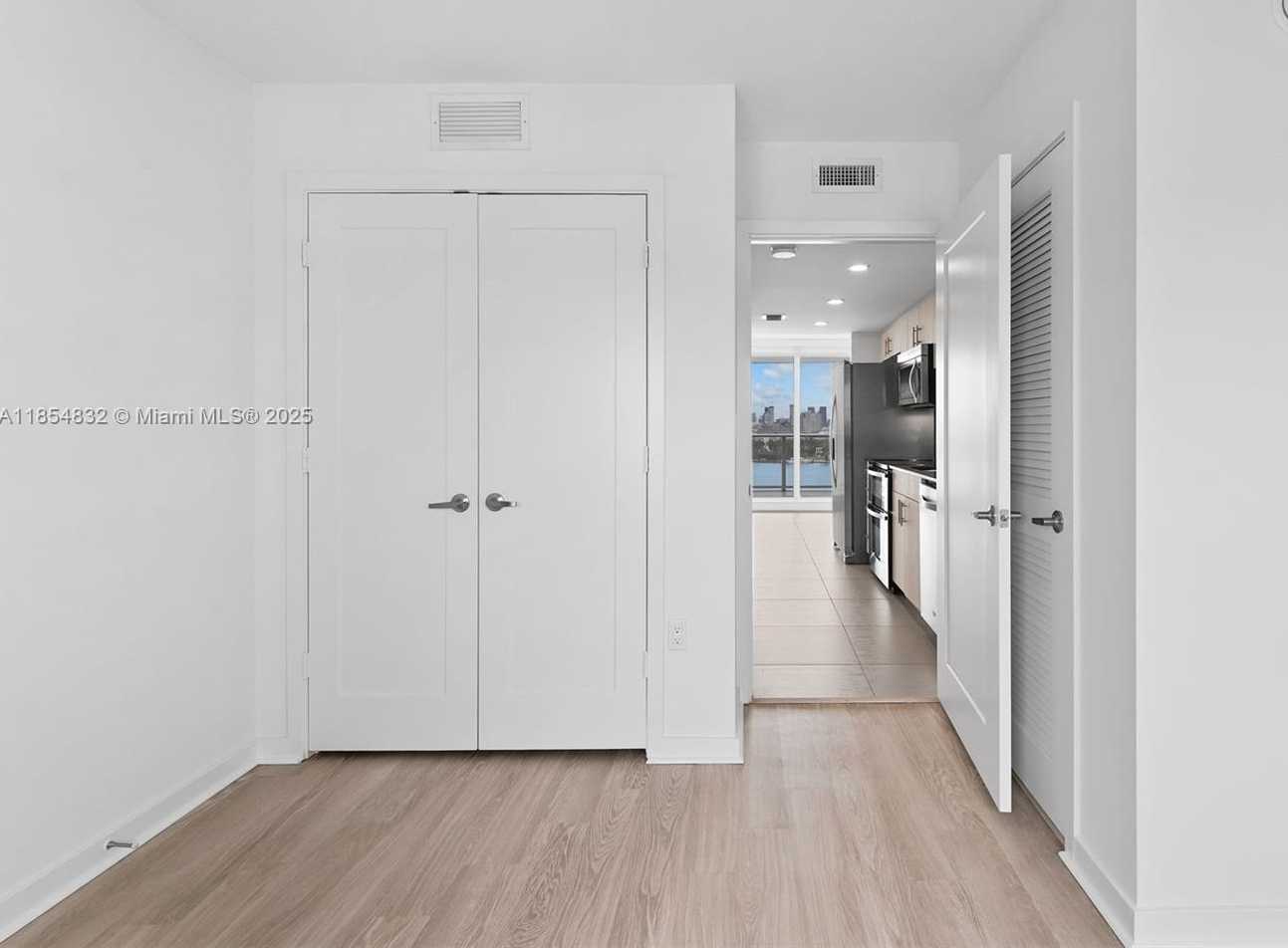 Small Image of 910 WEST AVE #0708, Miami Beach Number 14