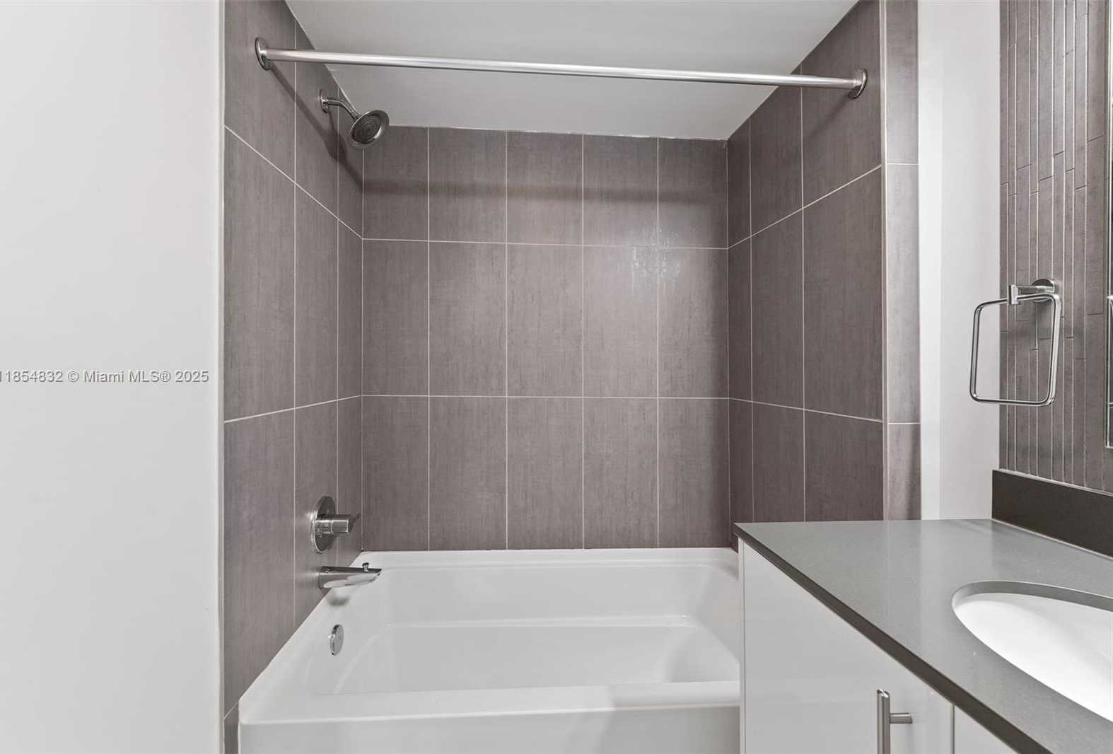 Small Image of 910 WEST AVE #0708, Miami Beach Number 16