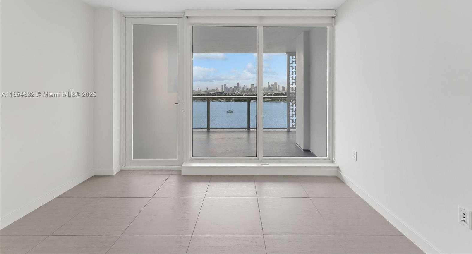 Small Image of 910 WEST AVE #0708, Miami Beach Number 2