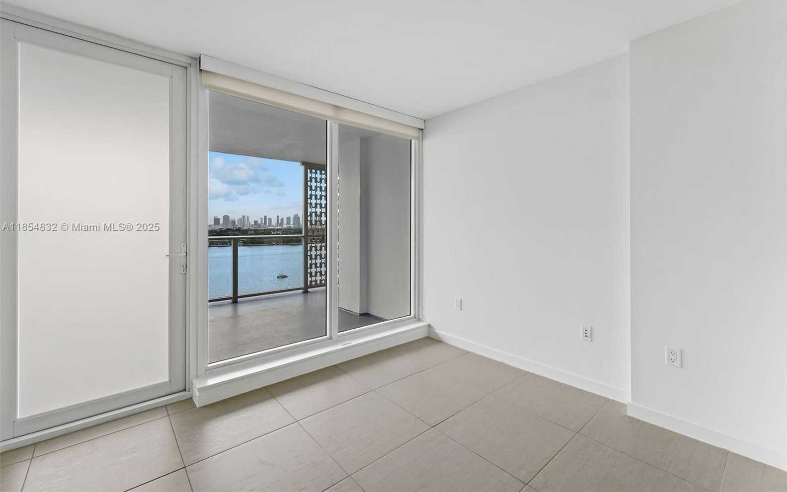 Small Image of 910 WEST AVE #0708, Miami Beach Number 3