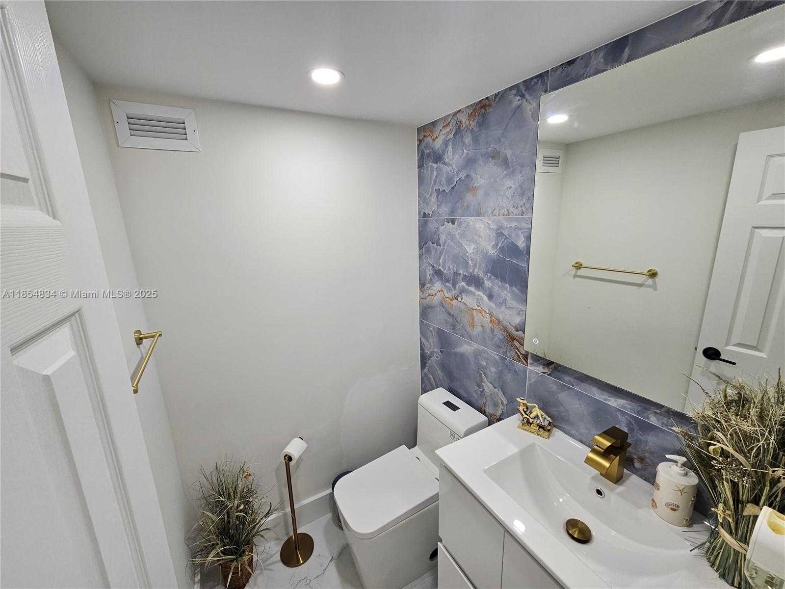 Small Image of 2501 SOUTH OCEAN DR #307, Hollywood Number 14