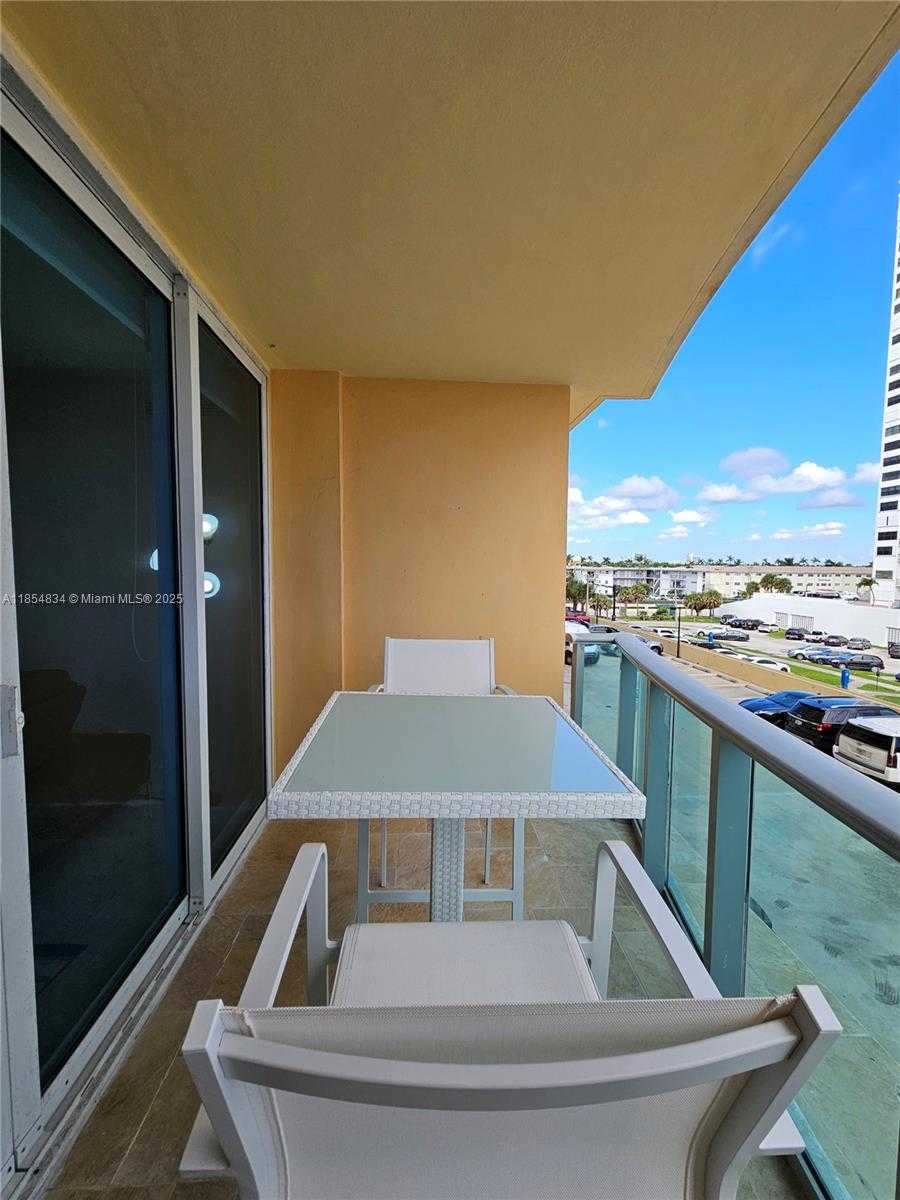 Small Image of 2501 SOUTH OCEAN DR #307, Hollywood Number 3