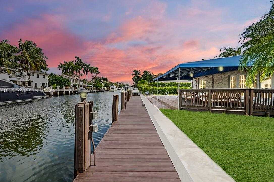 Small Image of 609 ISLE OF PALMS DR, Fort Lauderdale Number 2
