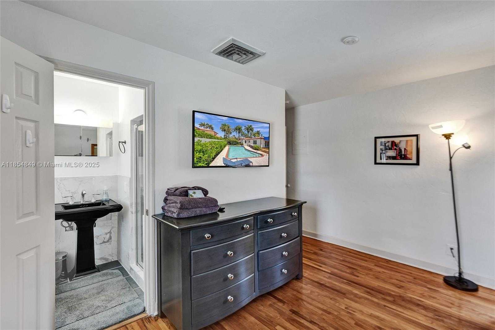 Small Image of 609 ISLE OF PALMS DR, Fort Lauderdale Number 37