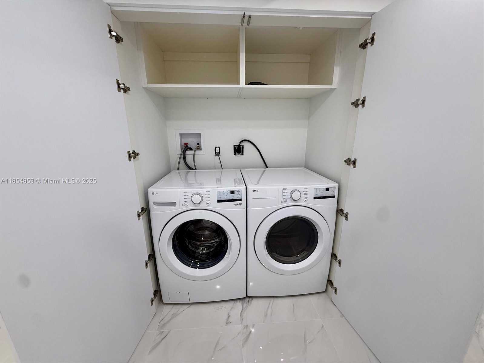 Small Image of 19707 TURNBERRY WAY #25D, Aventura Number 18