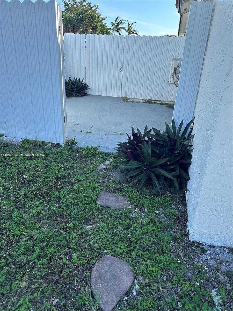 Small Image of 5730 NORTH WEST 199TH ST, Hialeah Number 10