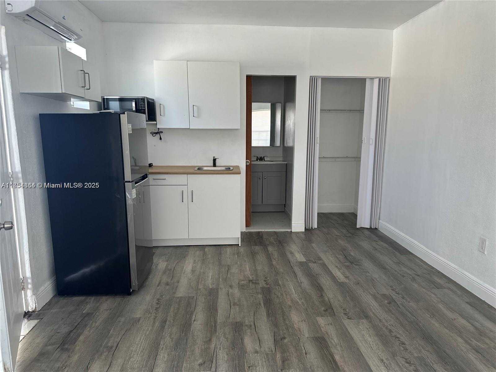 Small Image of 5730 NORTH WEST 199TH ST, Hialeah Number 2