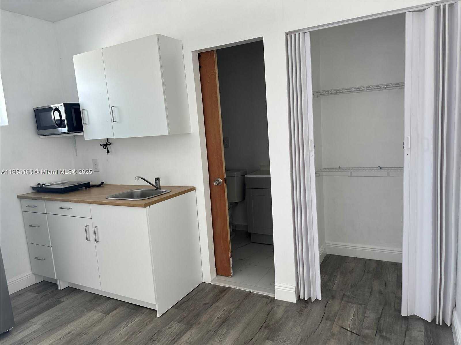 Small Image of 5730 NORTH WEST 199TH ST, Hialeah Number 3