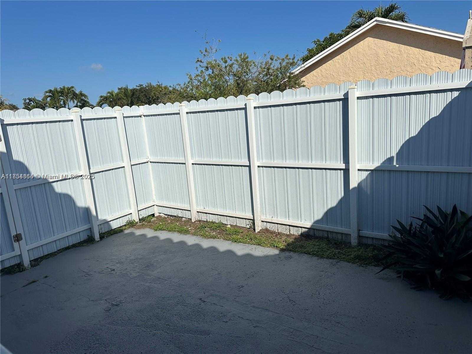Small Image of 5730 NORTH WEST 199TH ST, Hialeah Number 8