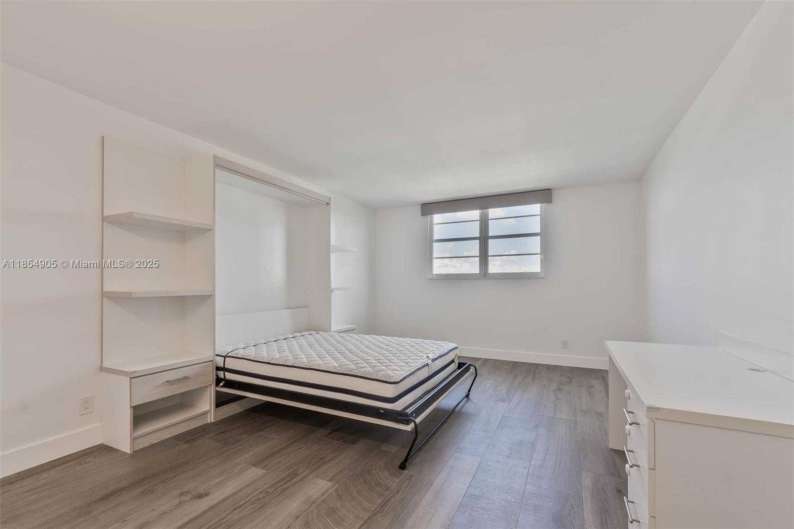 Small Image of 90 EDGEWATER DR #1015, Coral Gables Number 13