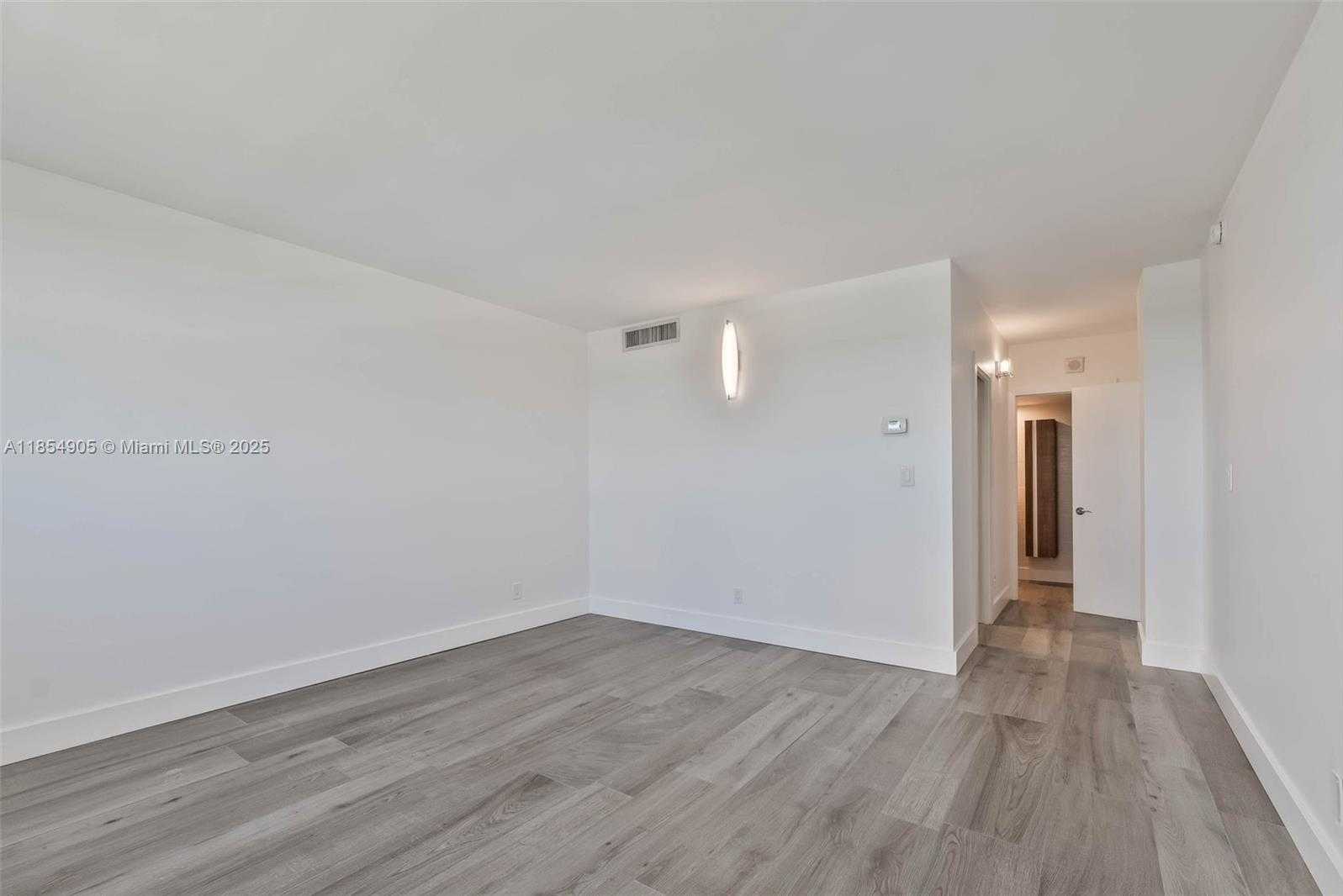 Small Image of 90 EDGEWATER DR #1015, Coral Gables Number 18