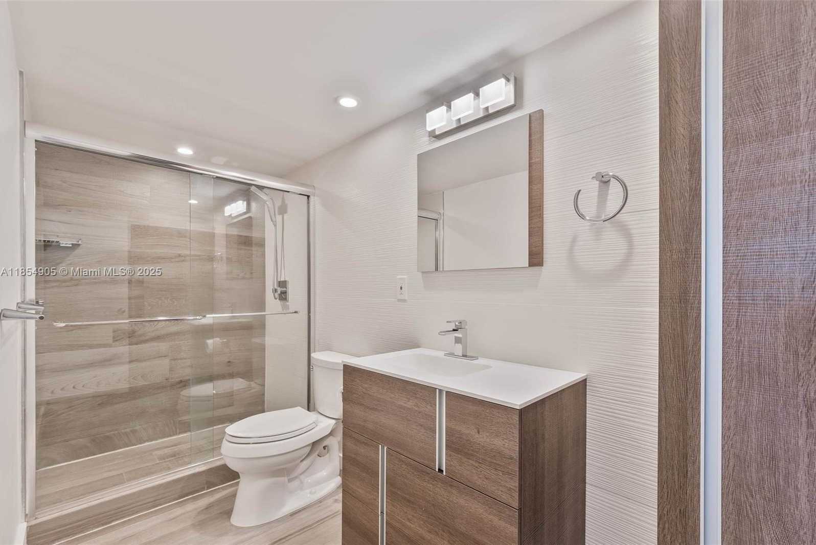 Small Image of 90 EDGEWATER DR #1015, Coral Gables Number 19