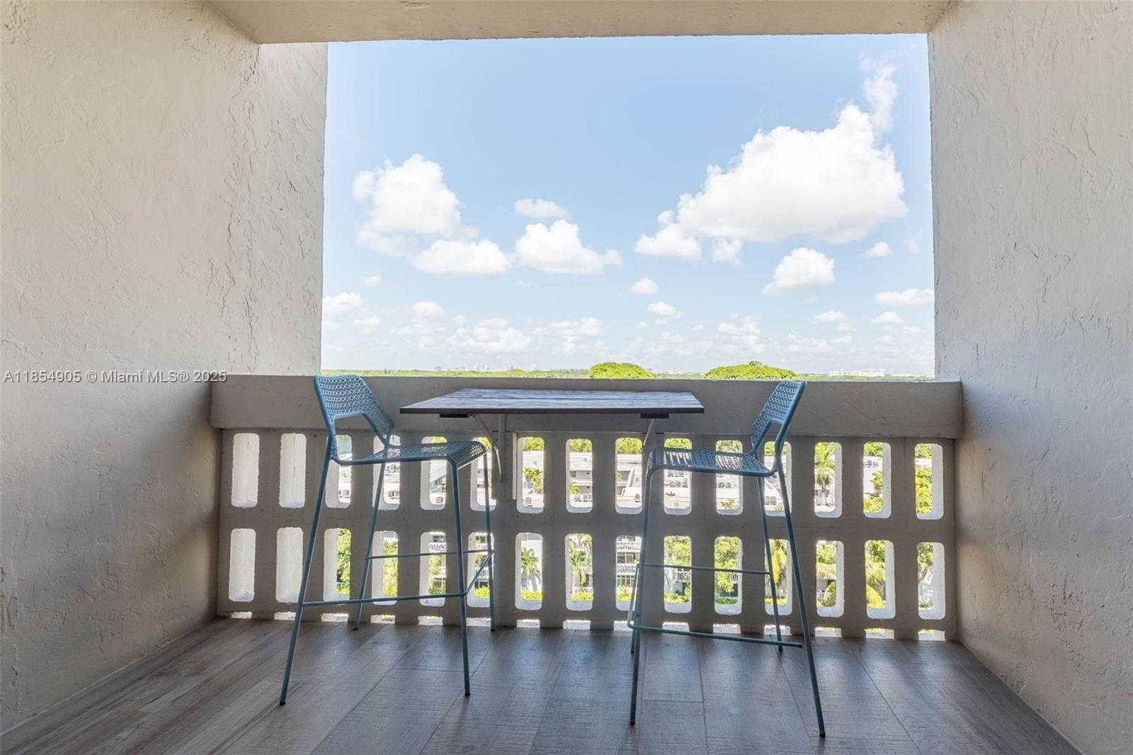 Small Image of 90 EDGEWATER DR #1015, Coral Gables Number 20