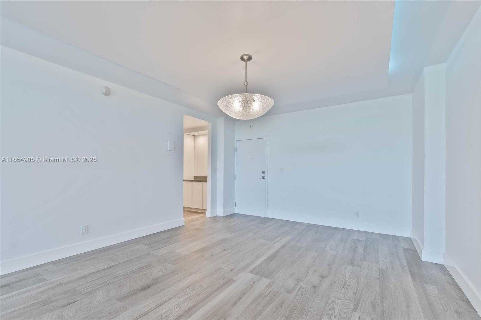 Small Image of 90 EDGEWATER DR #1015, Coral Gables Number 6