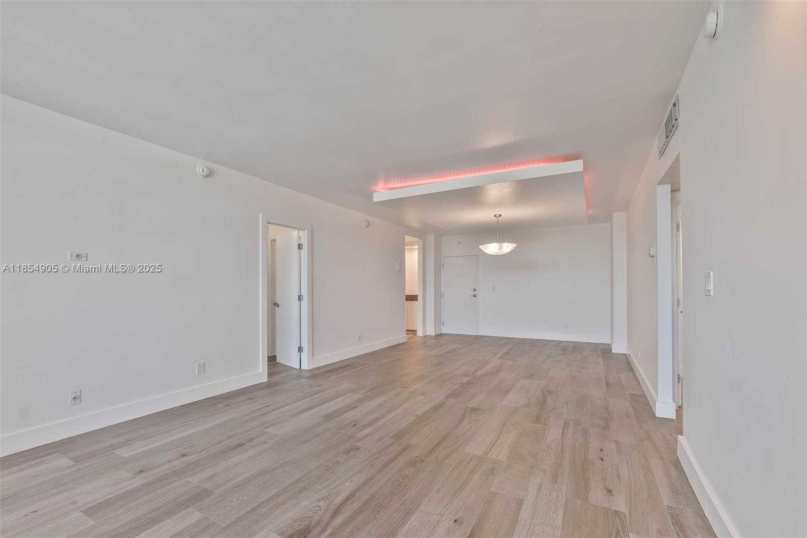 Small Image of 90 EDGEWATER DR #1015, Coral Gables Number 8