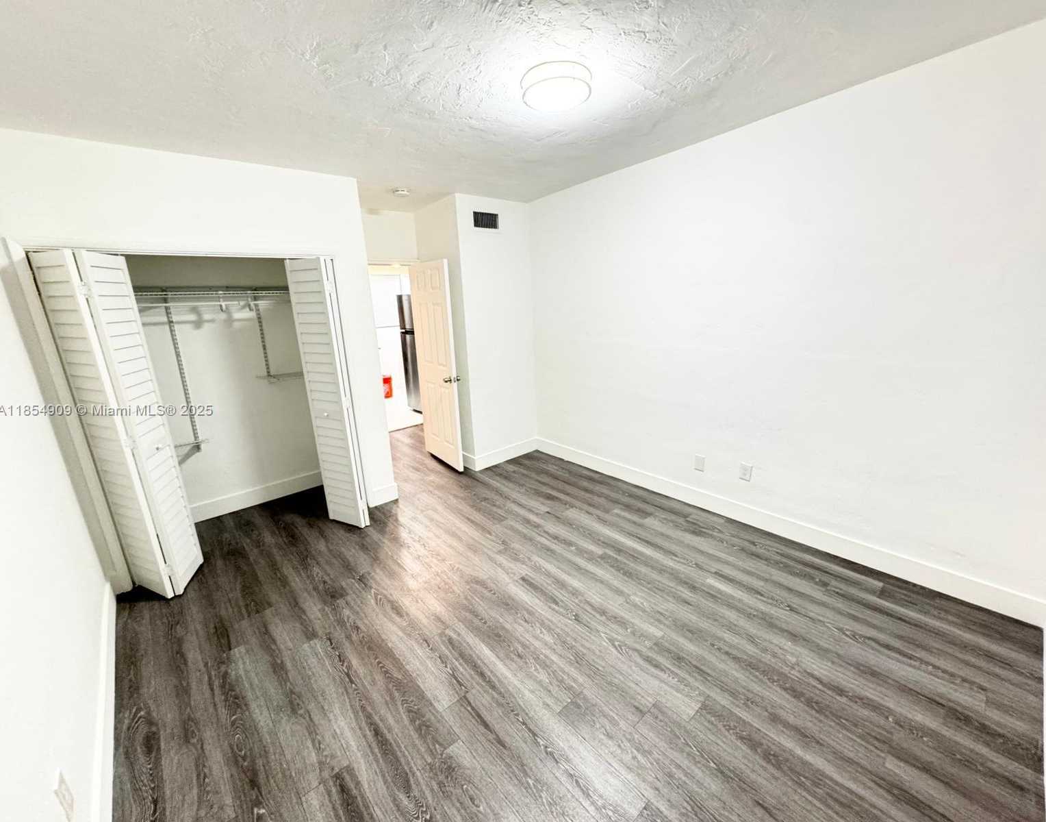 Small Image of 7435 BYRON AVE #07, Miami Beach Number 11