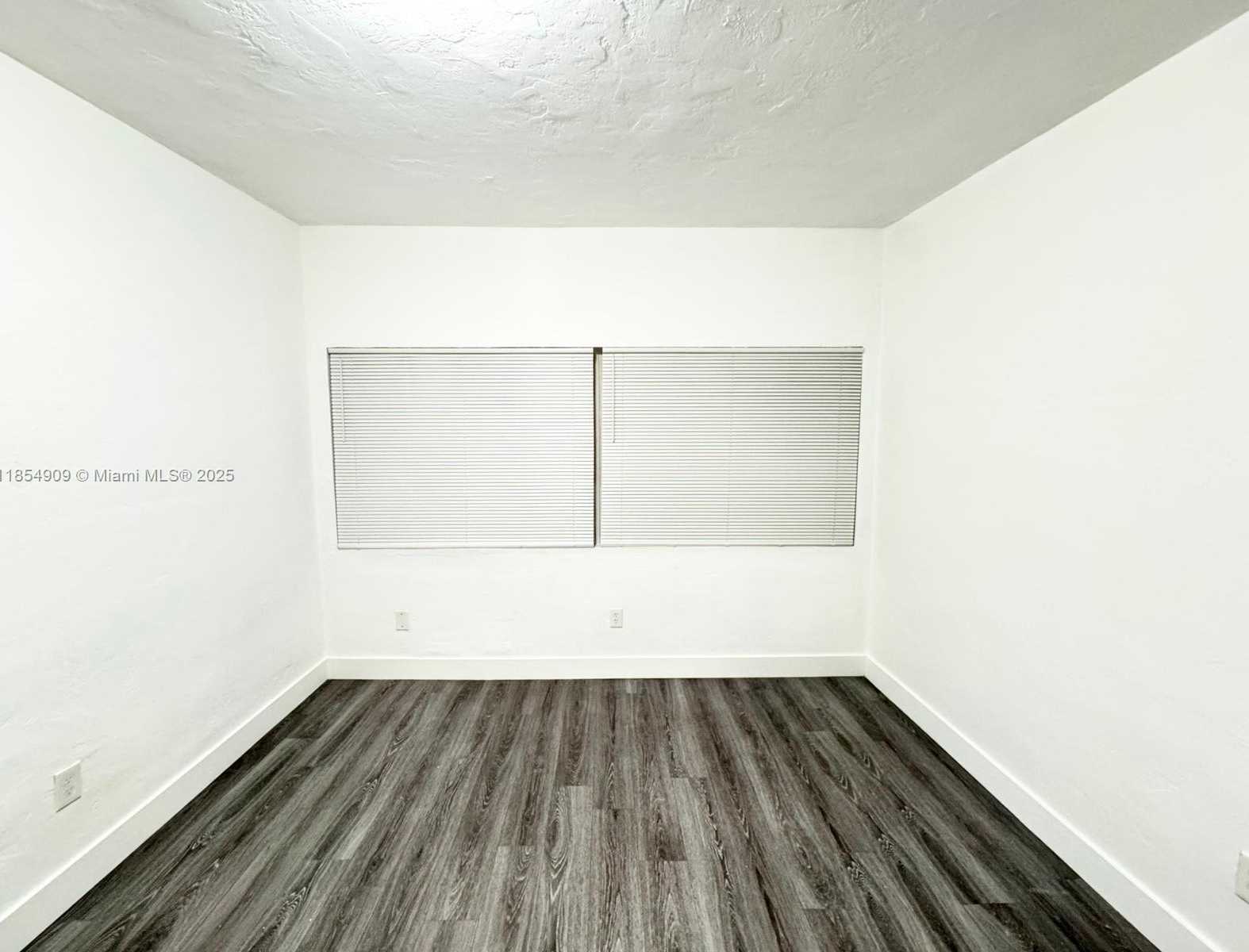 Small Image of 7435 BYRON AVE #07, Miami Beach Number 13