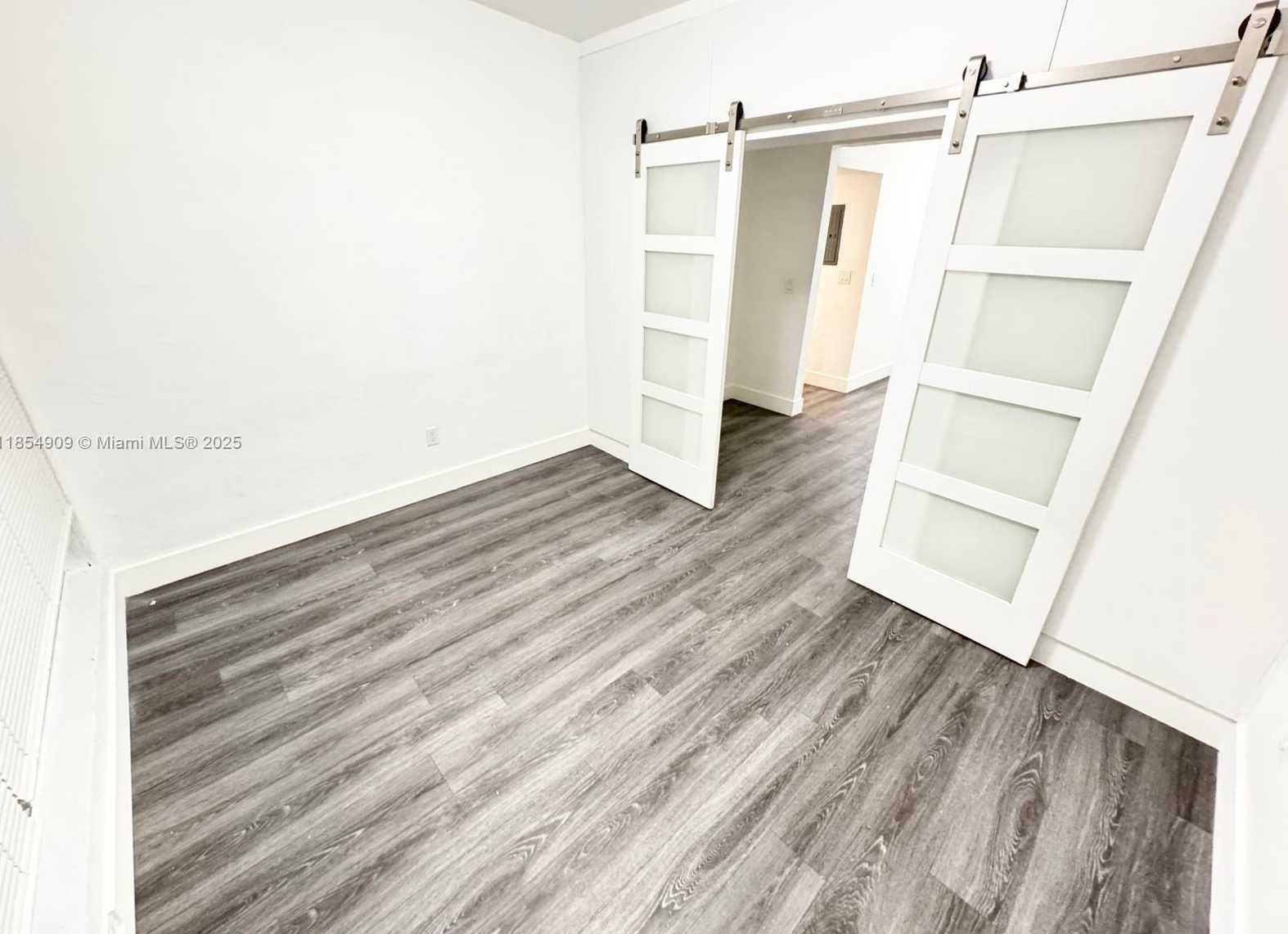 Small Image of 7435 BYRON AVE #07, Miami Beach Number 7