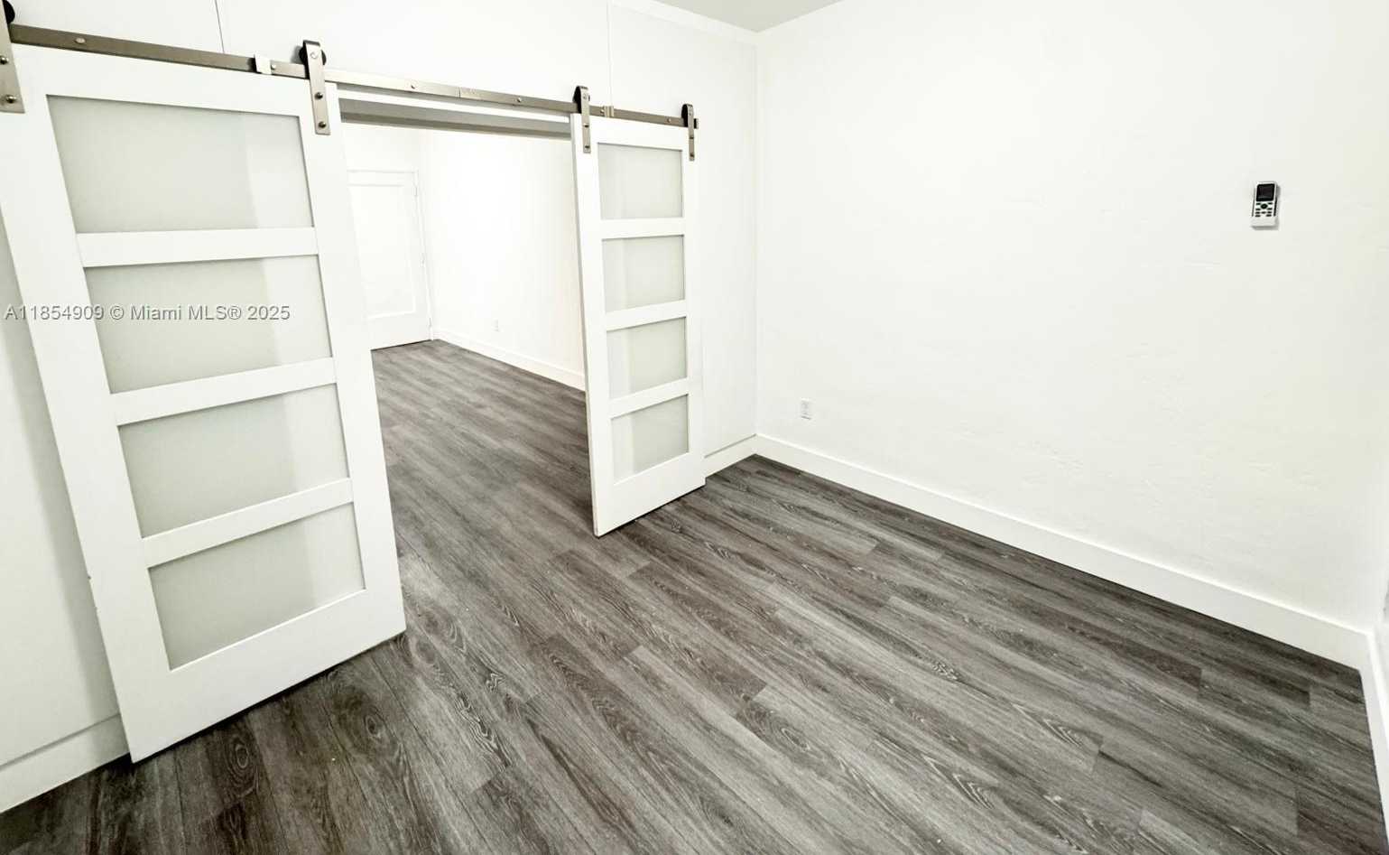 Small Image of 7435 BYRON AVE #07, Miami Beach Number 8
