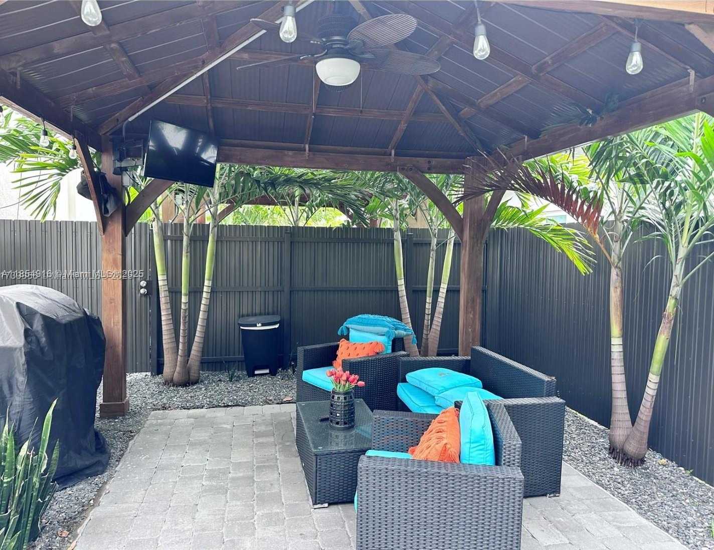 Small Image of 3021 SOUTH WEST 27TH LN #2, Miami Number 3
