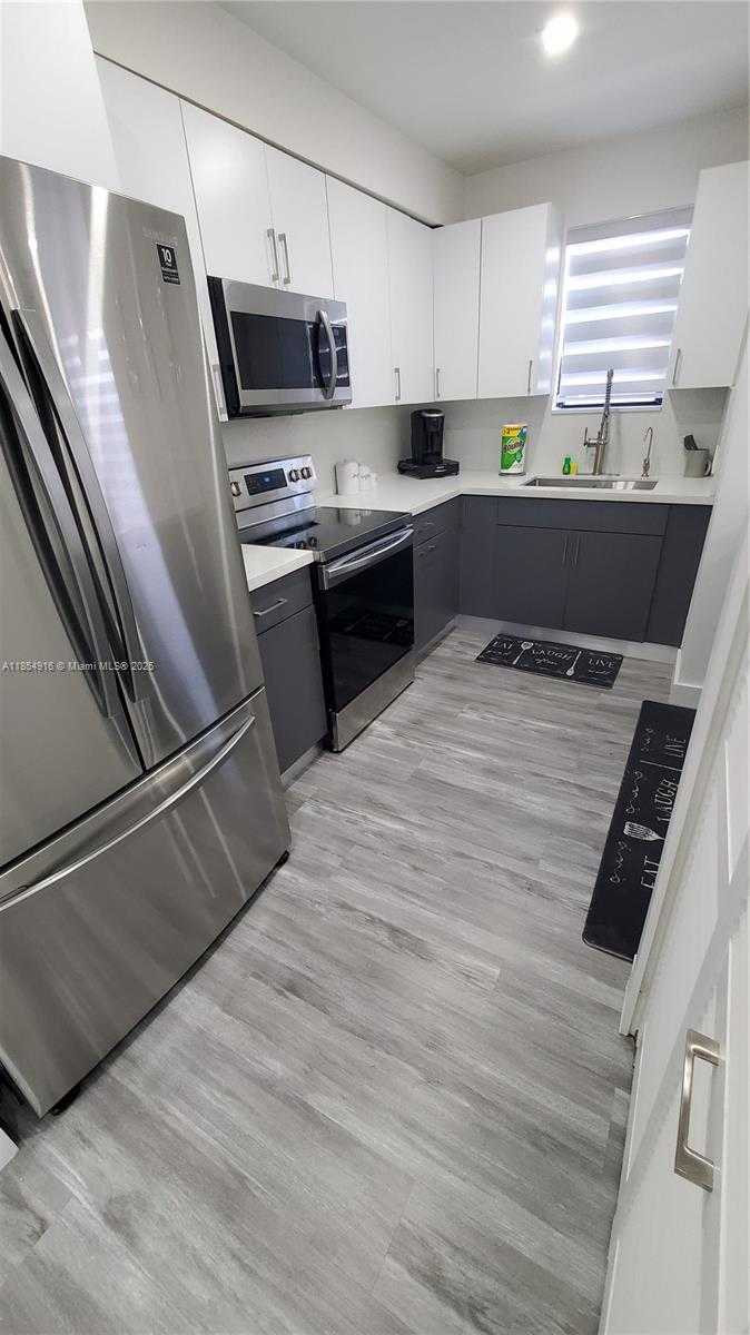 Small Image of 3021 SOUTH WEST 27TH LN #2, Miami Number 5