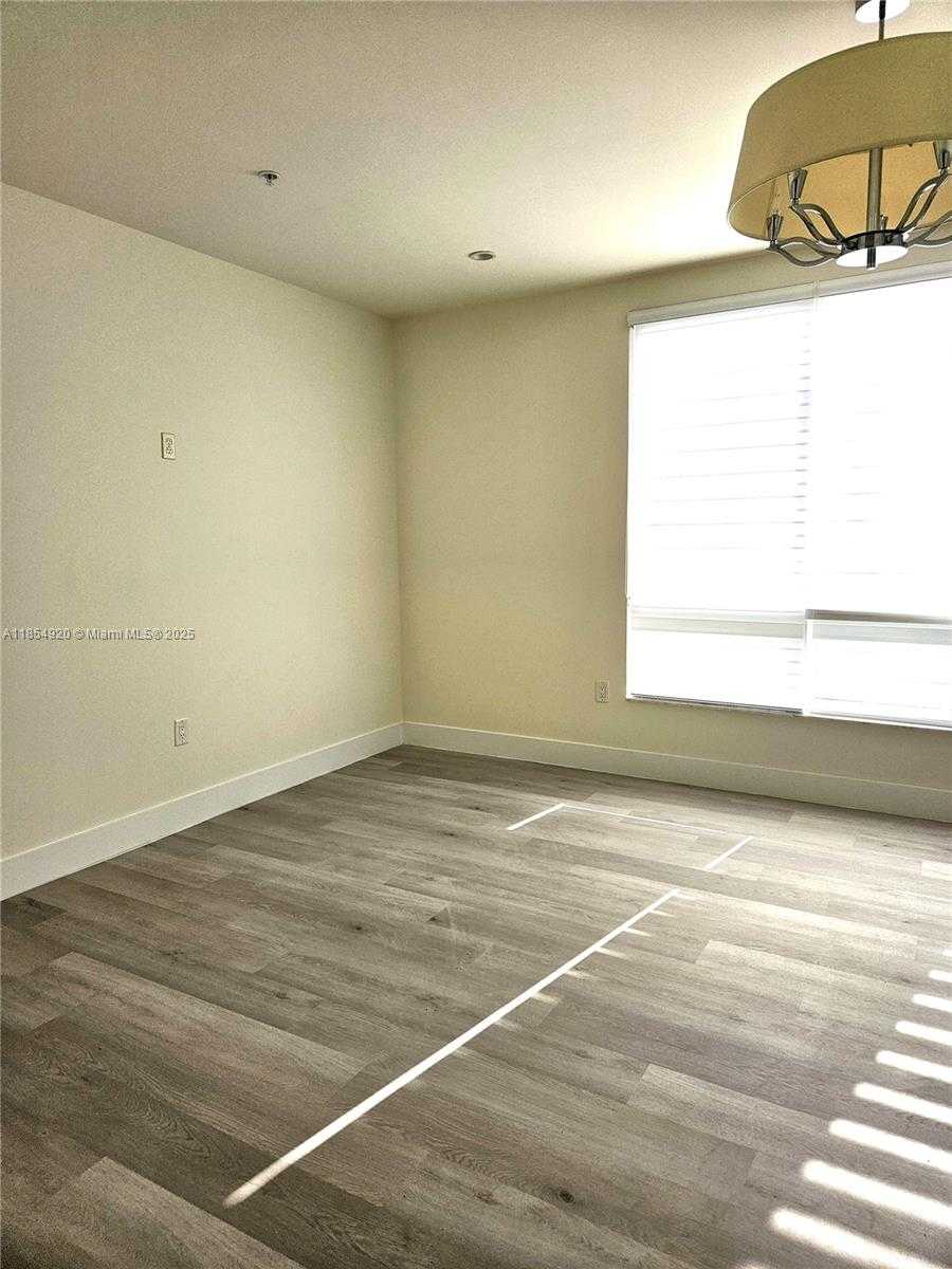 Small Image of 6670 NORTH WEST 105TH CT #6670, Doral Number 12
