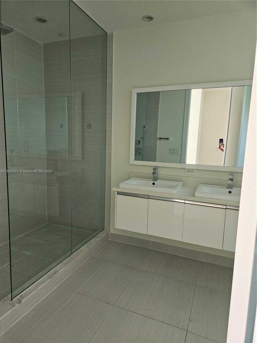 Small Image of 6670 NORTH WEST 105TH CT #6670, Doral Number 14