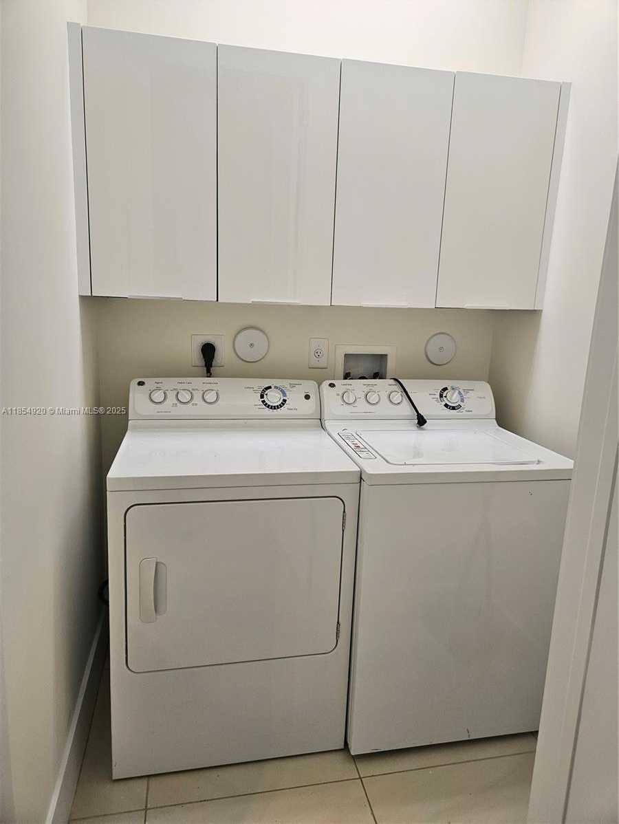 Small Image of 6670 NORTH WEST 105TH CT #6670, Doral Number 16