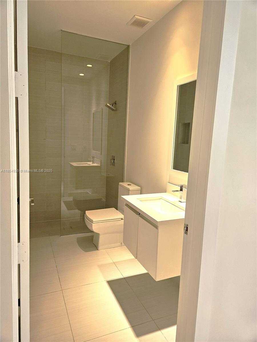 Small Image of 6670 NORTH WEST 105TH CT #6670, Doral Number 17