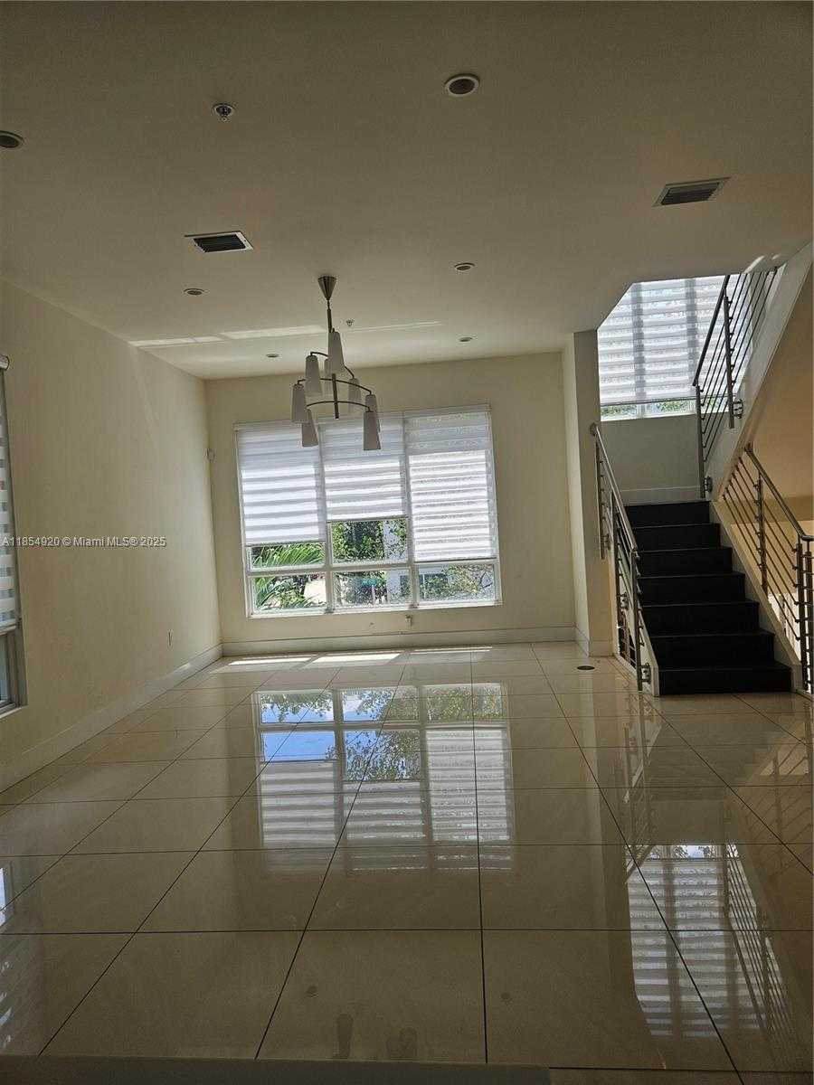 Small Image of 6670 NORTH WEST 105TH CT #6670, Doral Number 7