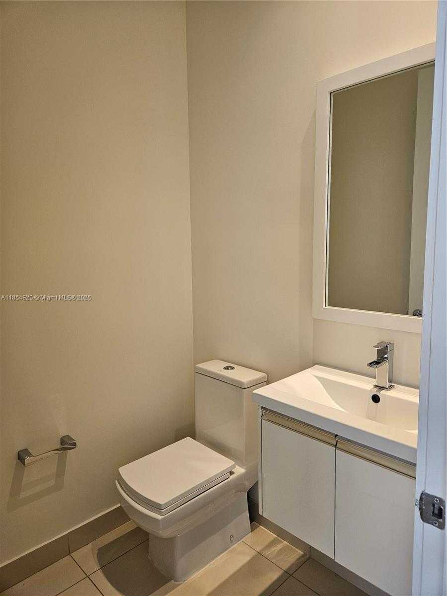 Small Image of 6670 NORTH WEST 105TH CT #6670, Doral Number 9