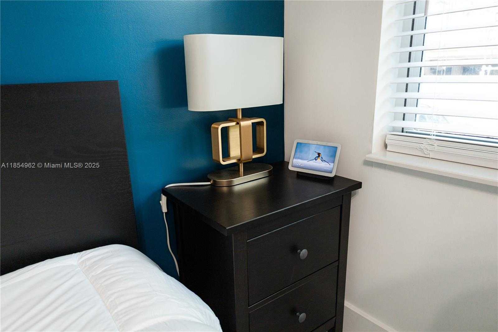 Small Image of 224 MERIDIAN AVE #6, Miami Beach Number 2