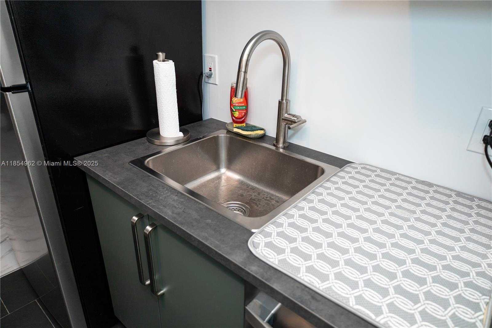 Small Image of 224 MERIDIAN AVE #6, Miami Beach Number 23
