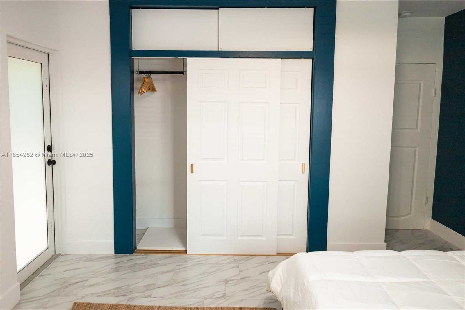 Small Image of 224 MERIDIAN AVE #6, Miami Beach Number 3