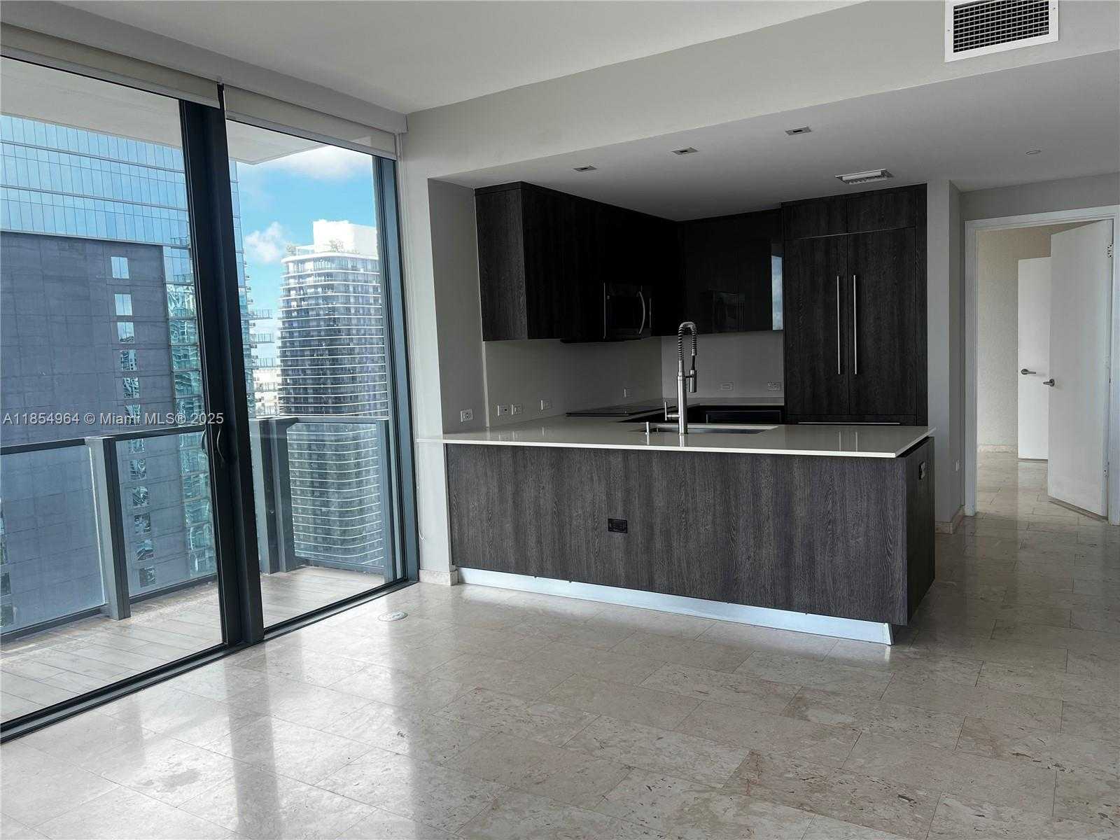 Small Image of 68 SOUTH EAST 6TH ST #3401, Miami Number 4