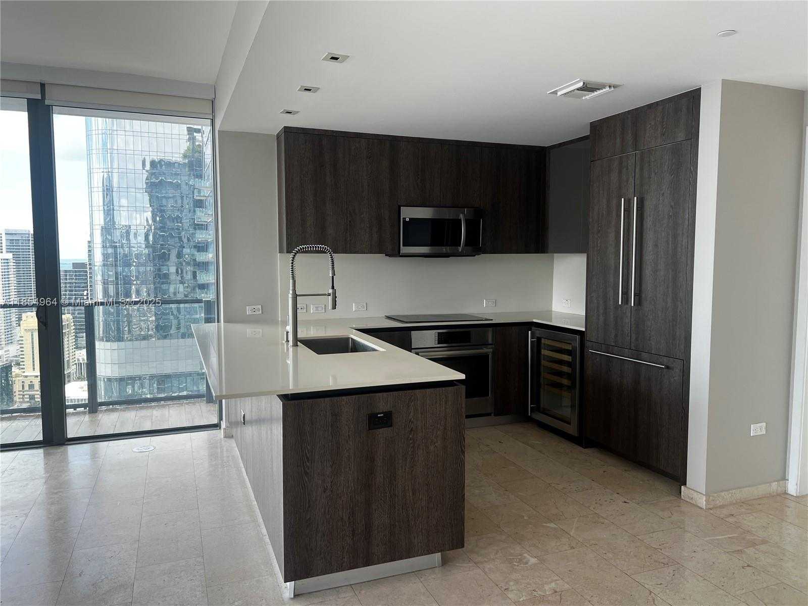 Small Image of 68 SOUTH EAST 6TH ST #3401, Miami Number 6
