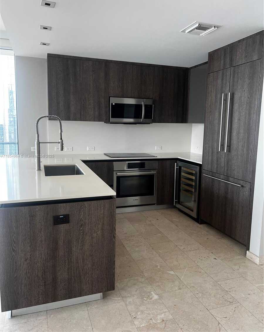 Small Image of 68 SOUTH EAST 6TH ST #3401, Miami Number 7