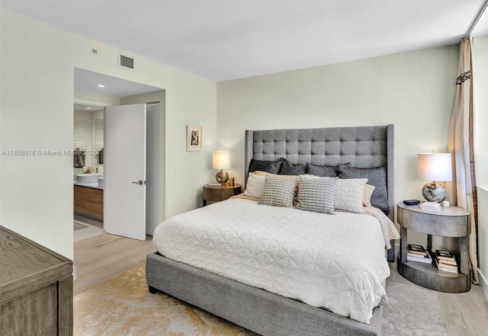 Small Image of 121 NORTH EAST 34TH ST #2208, Miami Number 6