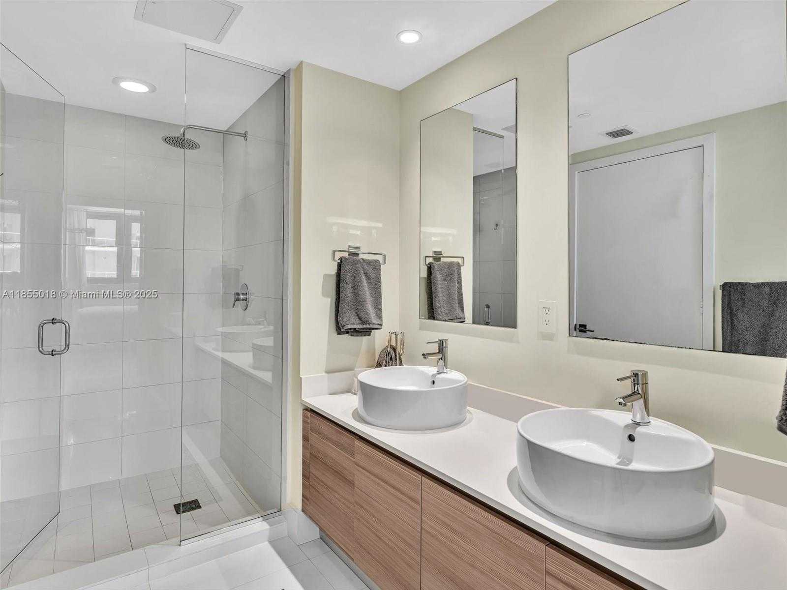Small Image of 121 NORTH EAST 34TH ST #2208, Miami Number 7