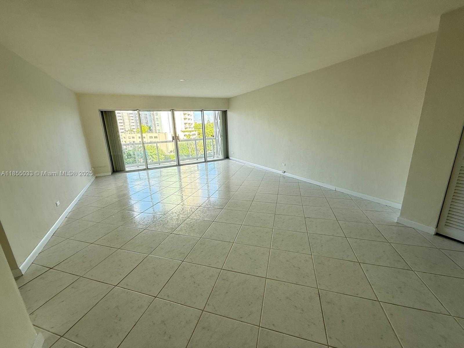 Small Image of 2451 BRICKELL AVE #7L, Miami Number 2