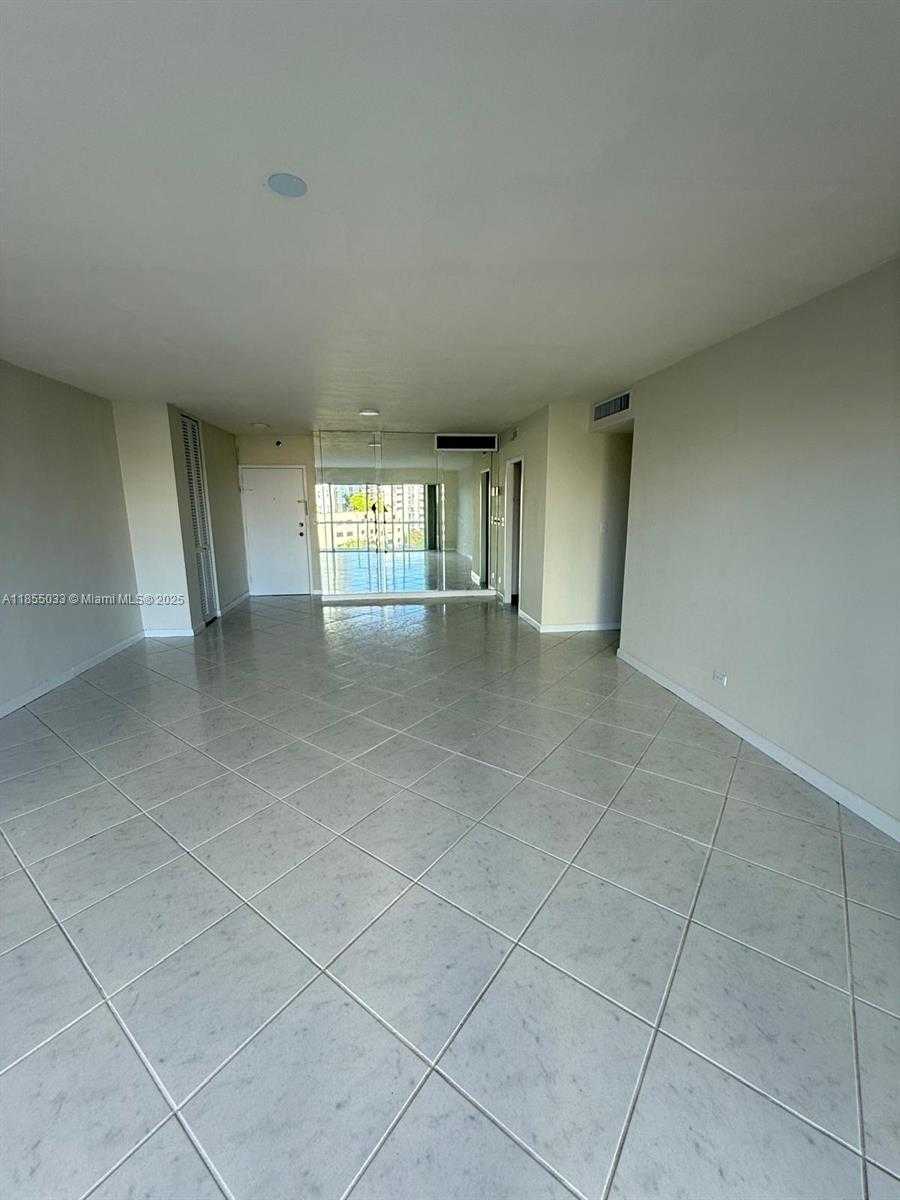 Small Image of 2451 BRICKELL AVE #7L, Miami Number 3