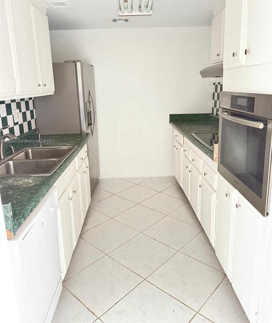 Small Image of 2451 BRICKELL AVE #7L, Miami Number 4