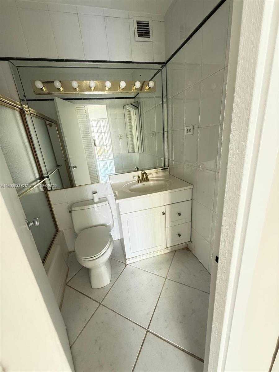 Small Image of 2451 BRICKELL AVE #7L, Miami Number 8