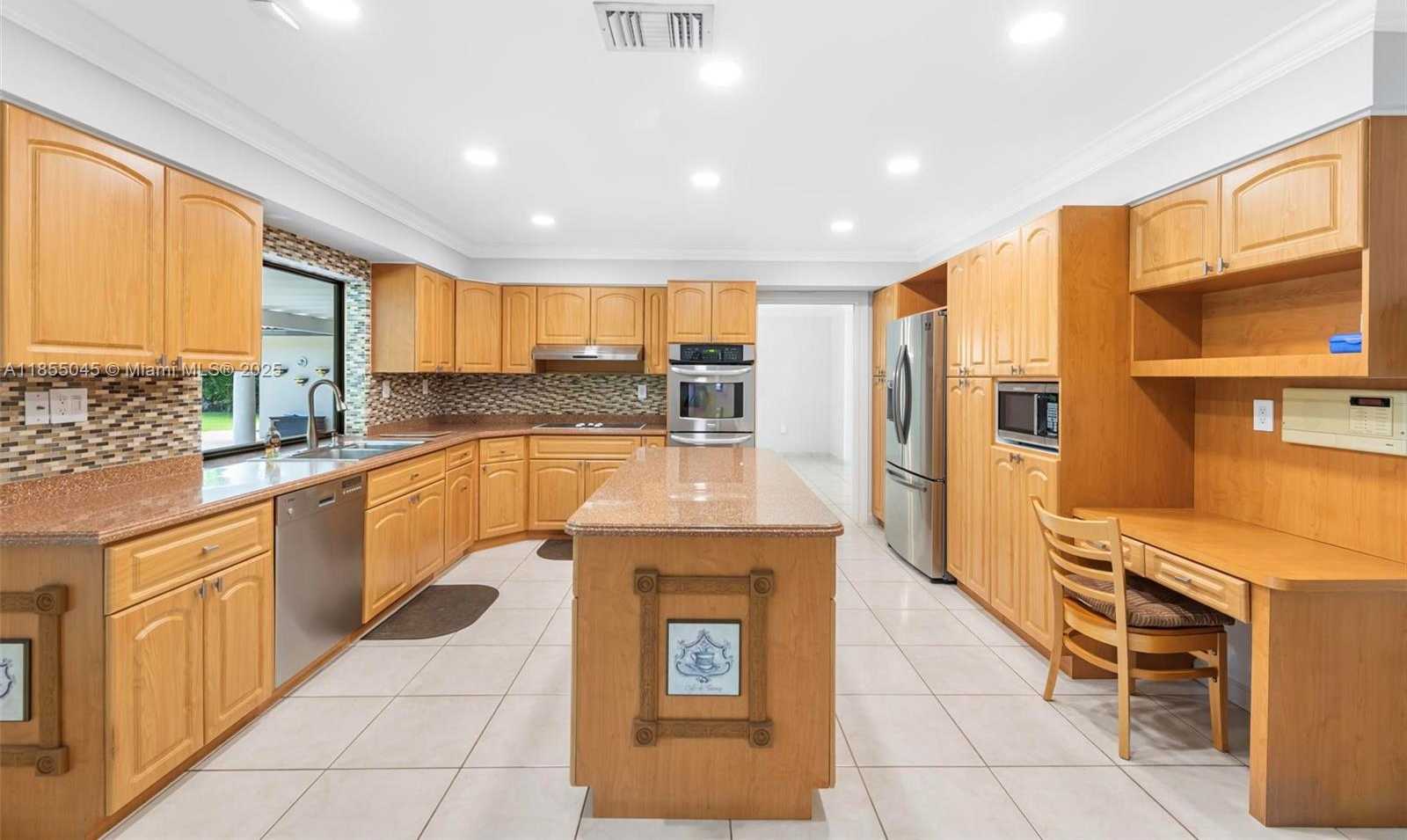 Small Image of 9255 SOUTH WEST 108TH ST, Miami Number 13