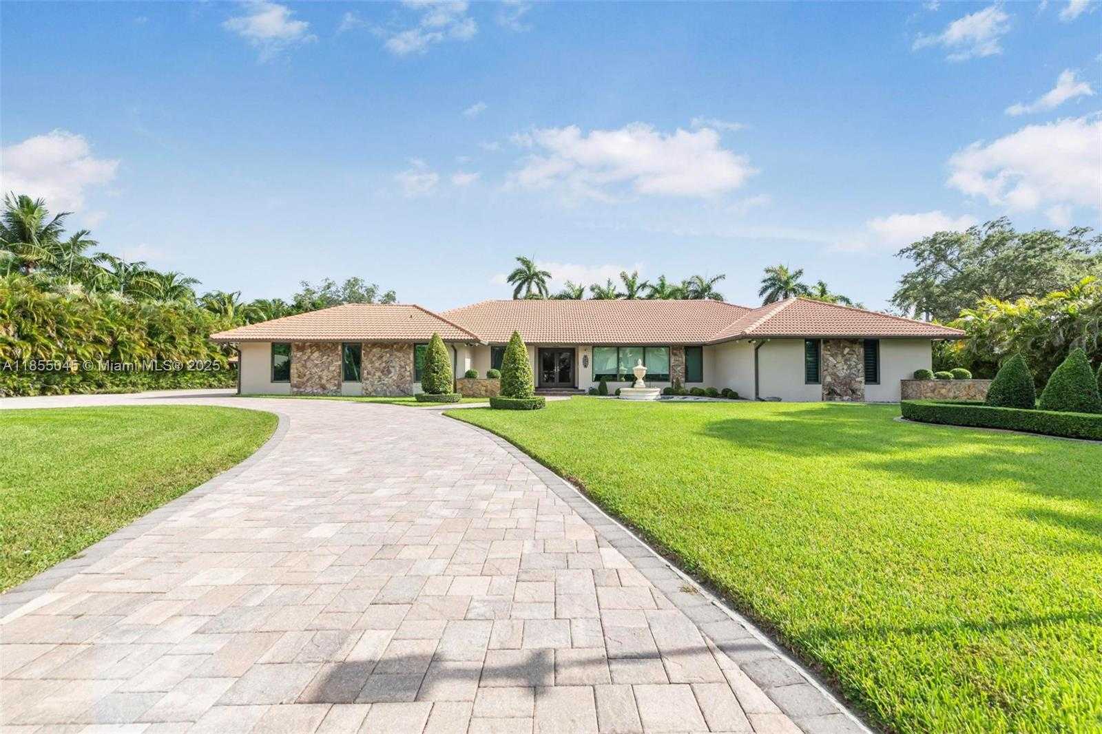 Small Image of 9255 SOUTH WEST 108TH ST, Miami Number 2