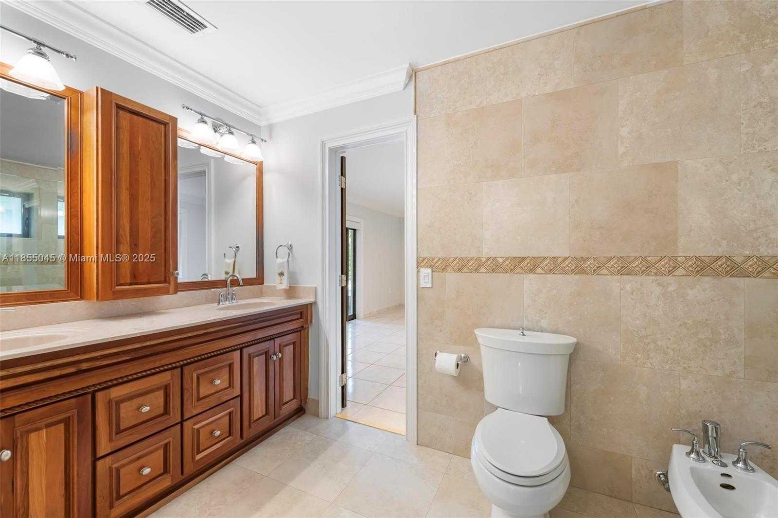 Small Image of 9255 SOUTH WEST 108TH ST, Miami Number 22