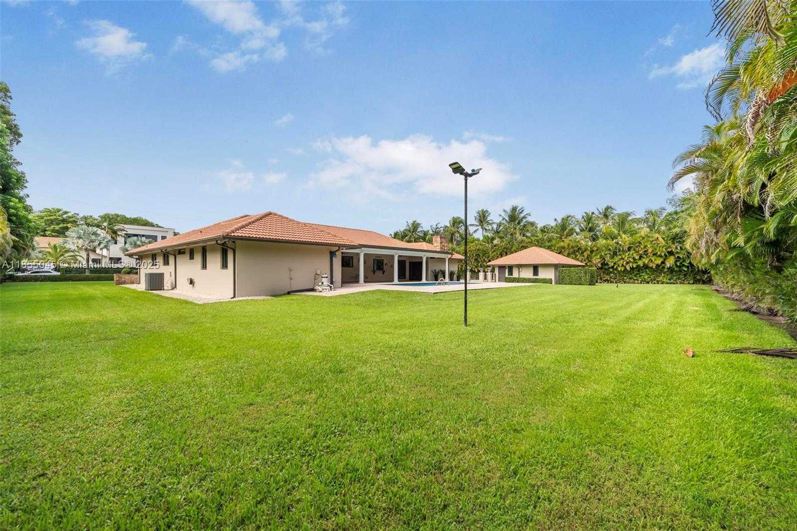 Small Image of 9255 SOUTH WEST 108TH ST, Miami Number 41
